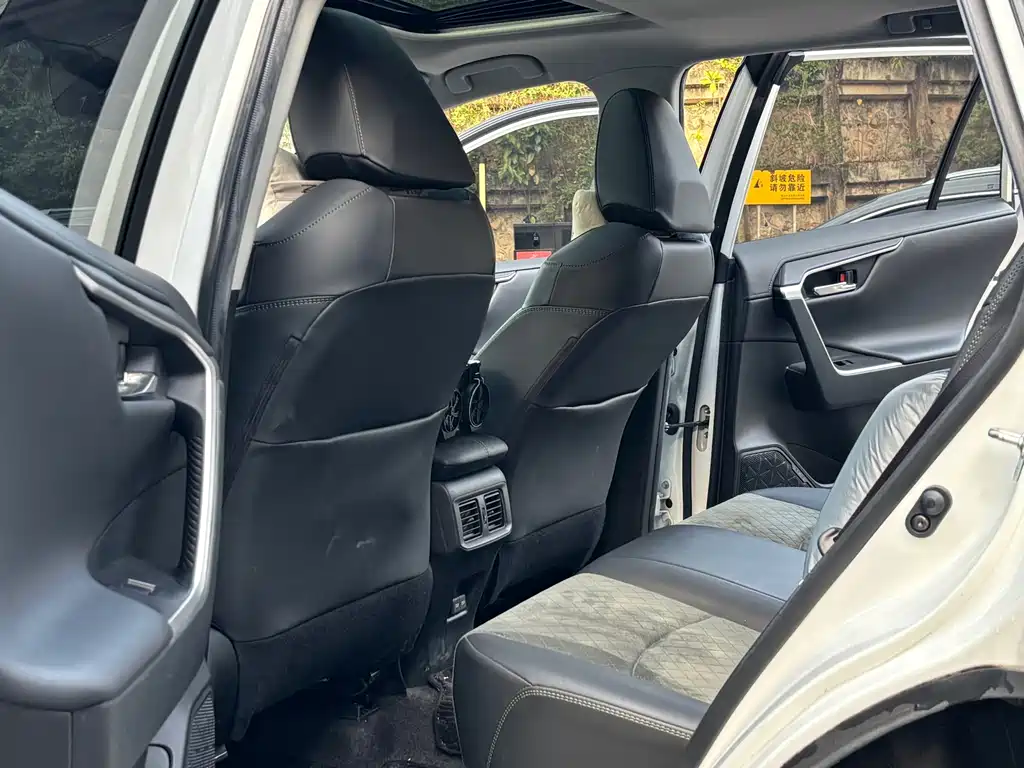 RAV4 Rongfang 2022 2.0L CVT four-wheel drive fashion Plus version купить на сайте DeffCars
