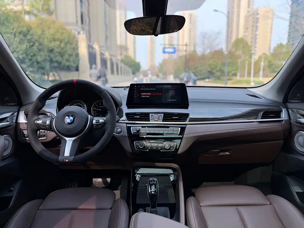 BMW X1 2021 facelift xDrive25Li exclusive model купить на сайте DeffCars