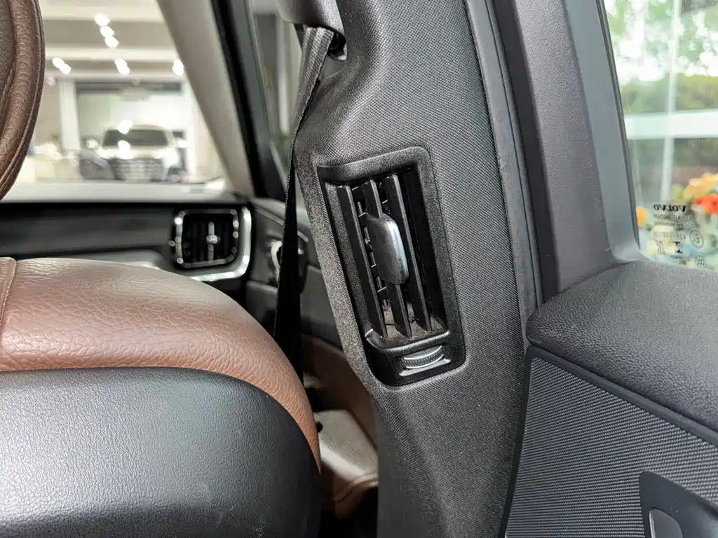 Volvo XC60 2020 T5 four-wheel drive Zhiyi Luxury Edition купить на сайте DeffCars