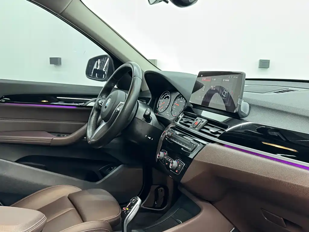 BMW X1 2022 sDrive25Li Leading Model купить на сайте DeffCars