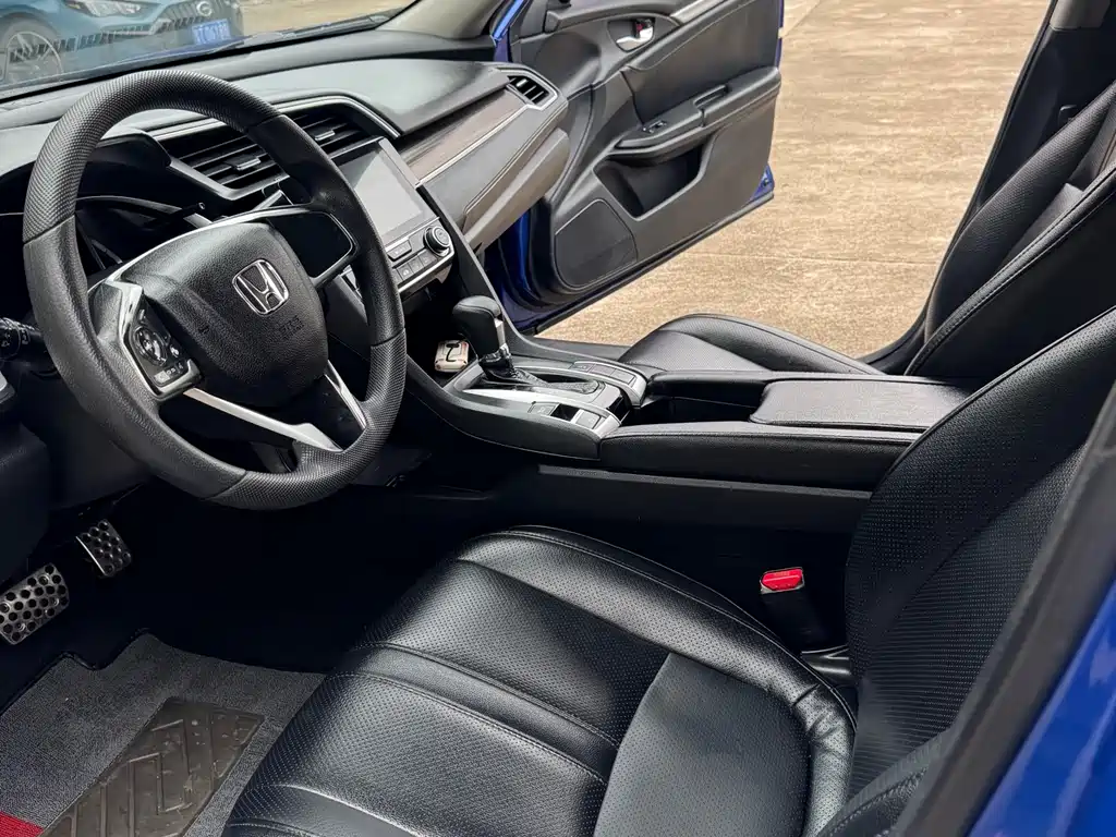 Civic 2019 220TURBO CVT combustion version National V купить на сайте DeffCars