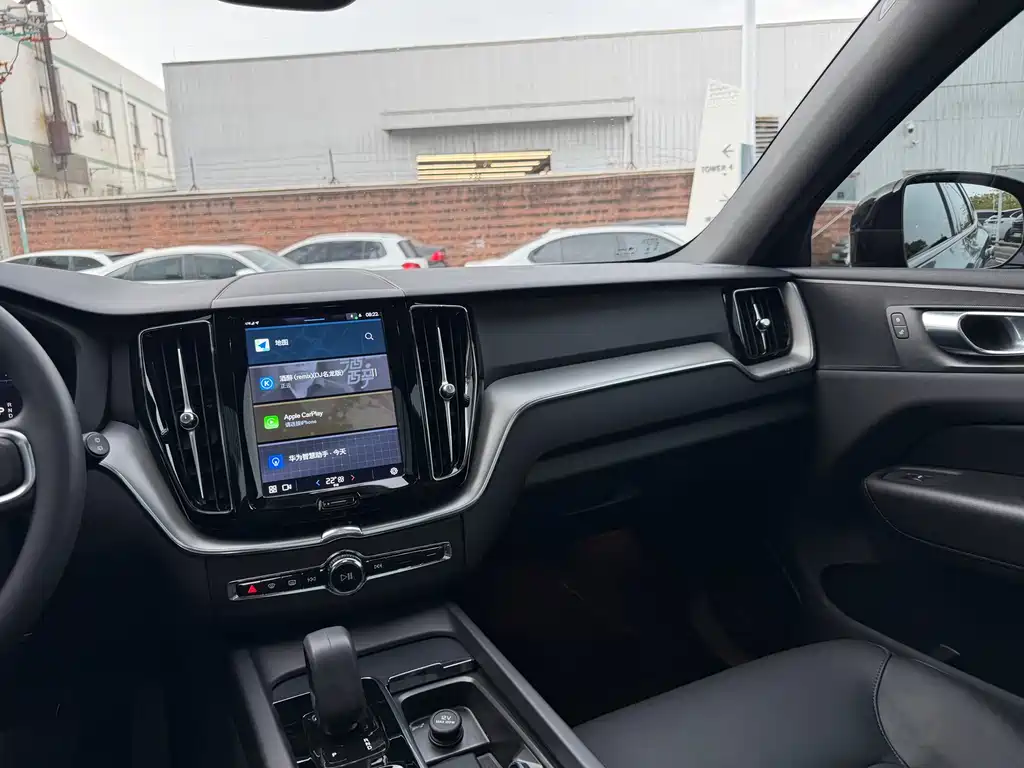 Volvo XC60 2022 B5 four-wheel drive Zhiyi Sports Edition купить на сайте DeffCars