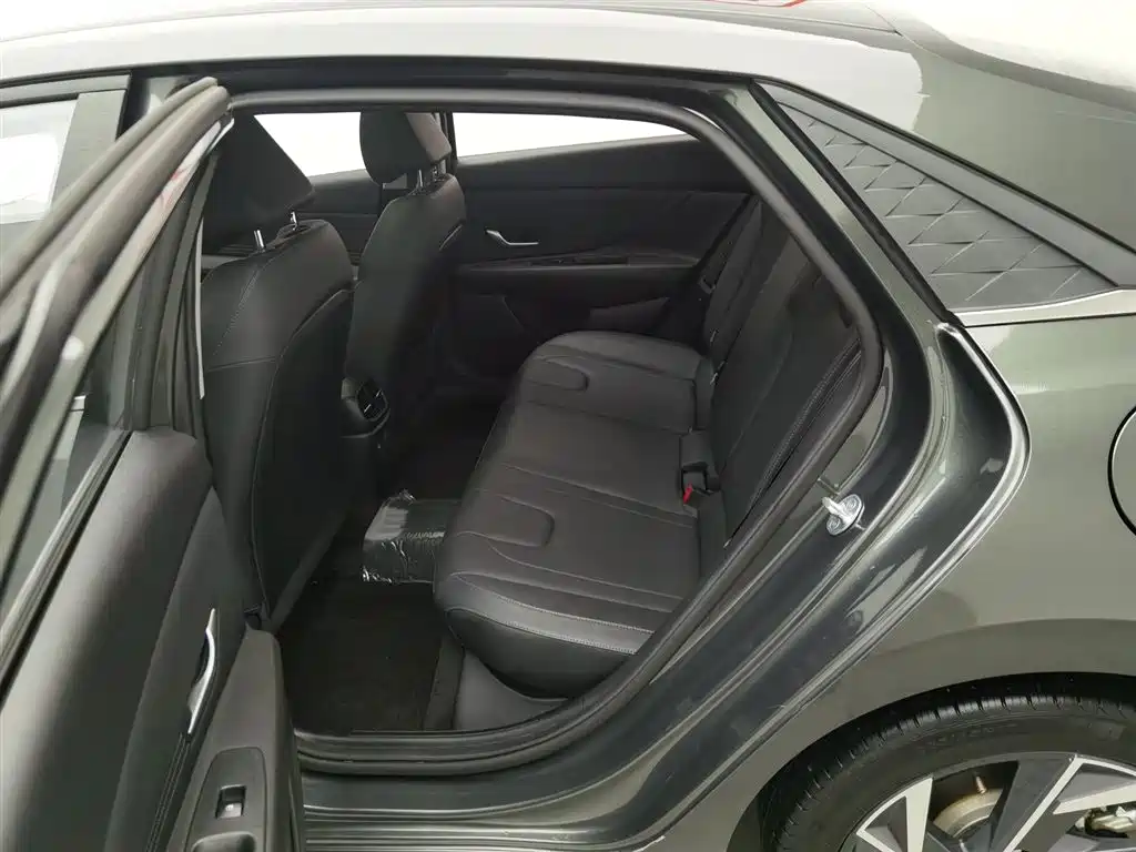 Elantra 2023 1.5L CVT LUX Premium Edition купить на сайте DeffCars