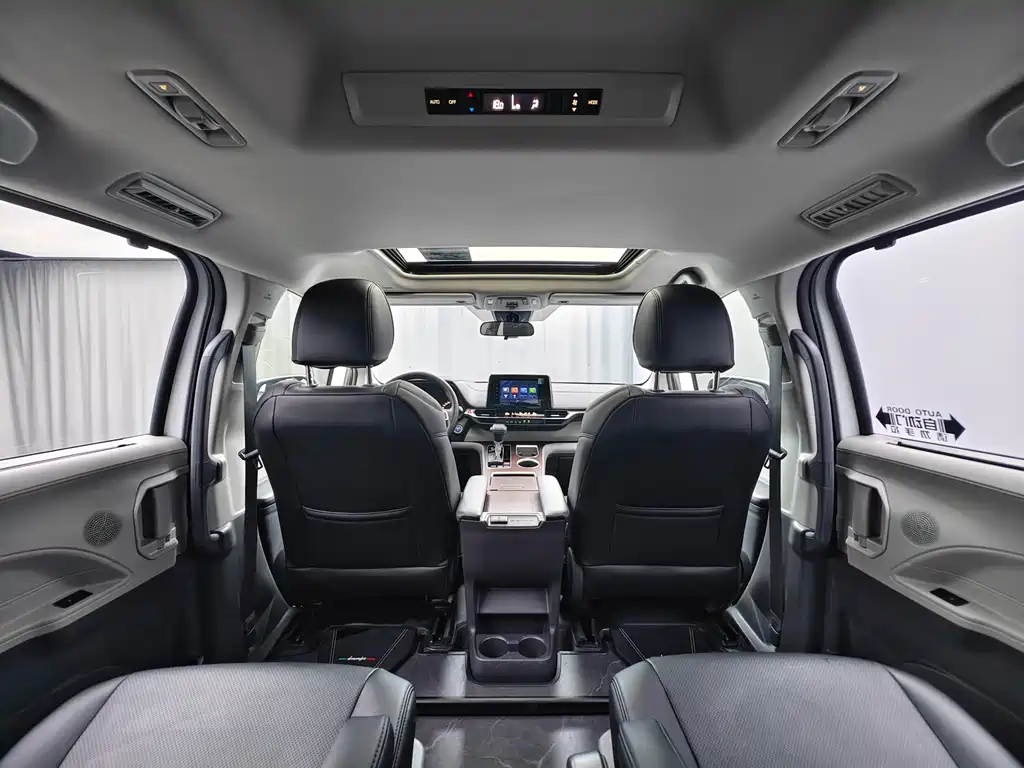 SIENNA 2023 2.5L Hybrid Comfort Edition купить на сайте DeffCars