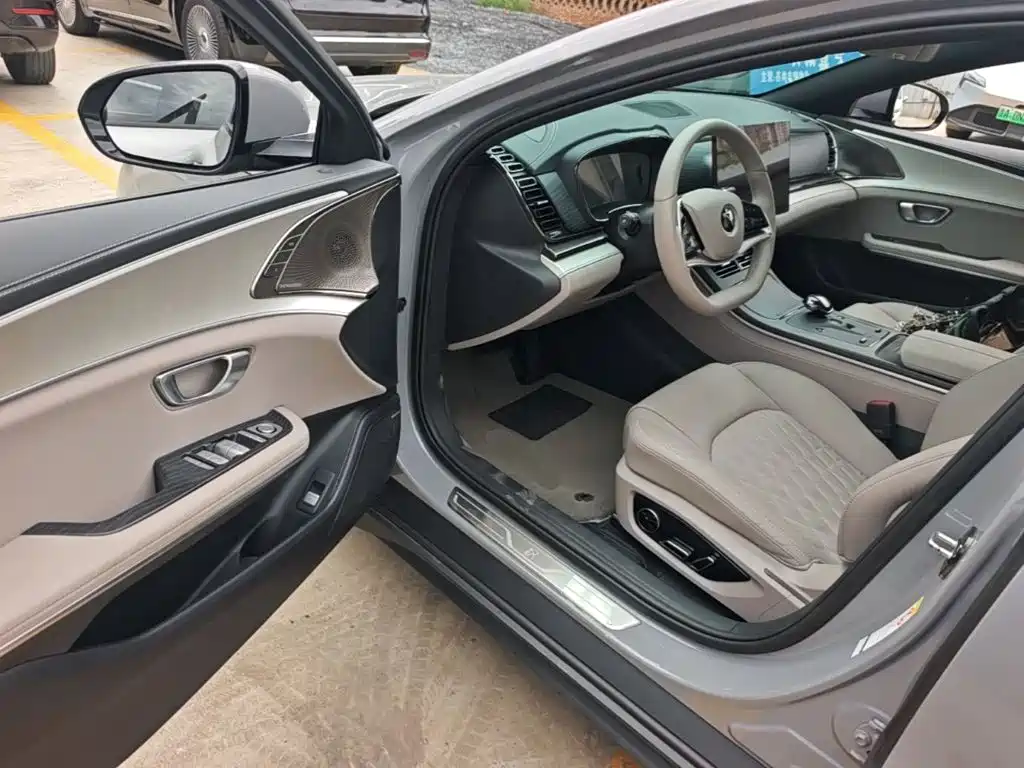 Han 2025 EV Smart Driving Edition 605KM Premium Type купить на сайте DeffCars
