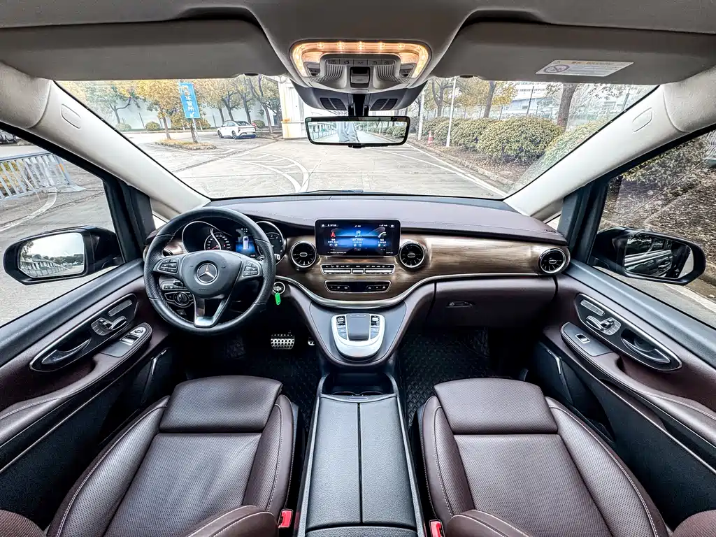 Mercedes-Benz V-Class 2022 V 260 L Long Wheelbase Luxury Edition купить на сайте DeffCars