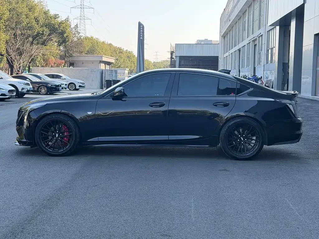 Cadillac CT5 2024 28T Luxury Pro купить на сайте DeffCars