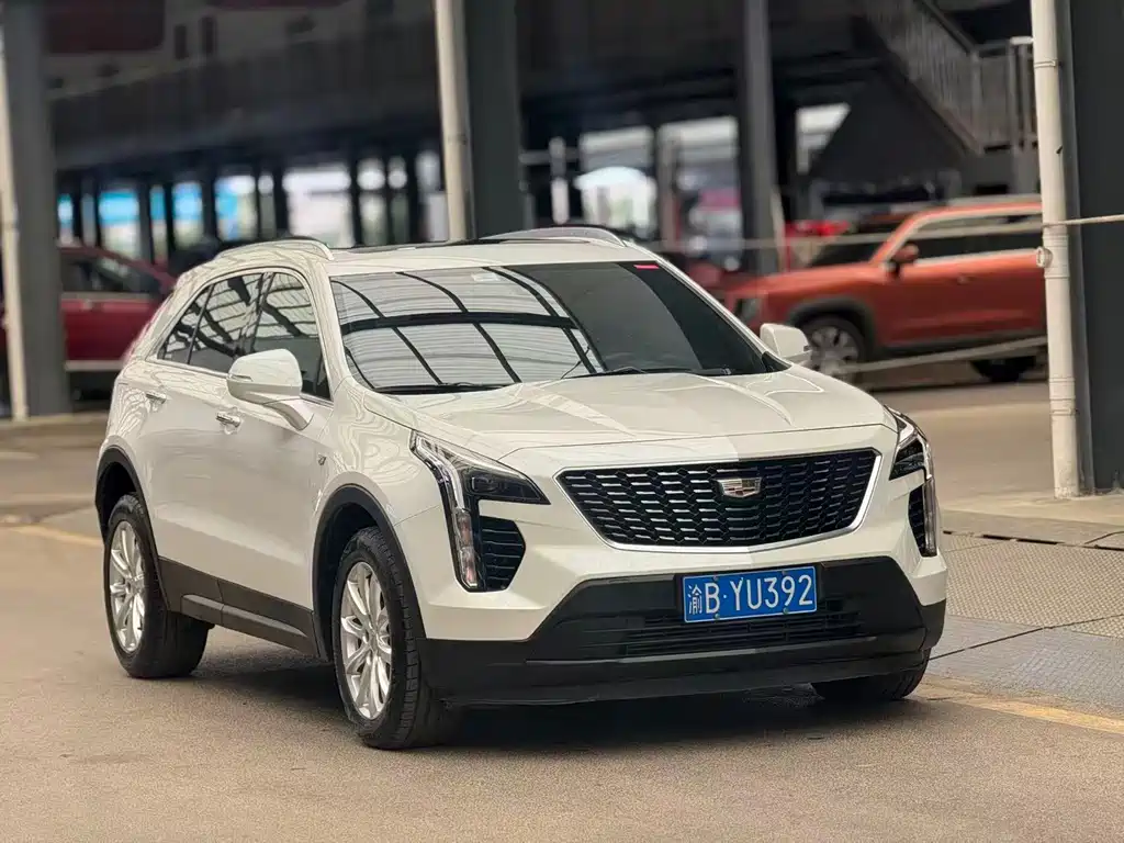 Cadillac XT4 2022 28T two-wheel drive fashion model купить на сайте DeffCars