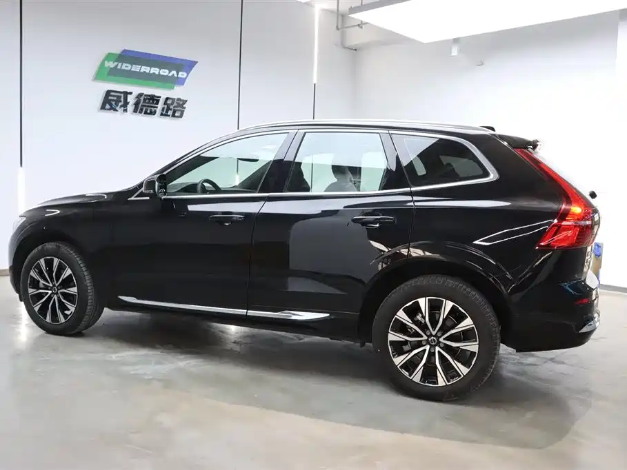 Volvo XC60 2024 B5 four-wheel drive Zhiyuan Deluxe Edition купить на сайте DeffCars