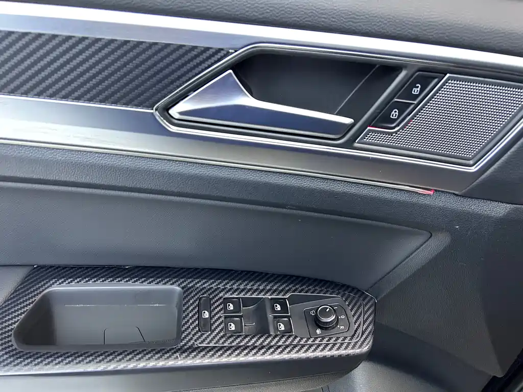 Touron 2020 380TSI four-wheel drive luxury version National VI купить на сайте DeffCars