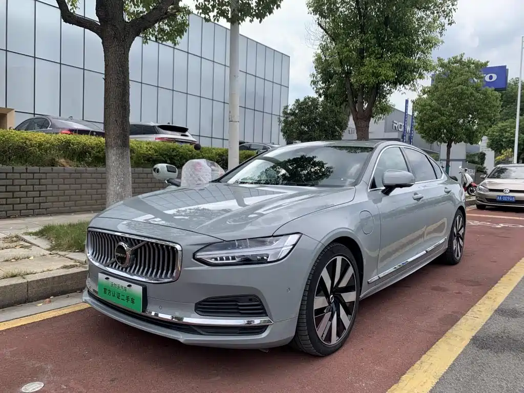 Volvo S90 plug-in hybrid 2024 plug-in hybrid four-wheel drive long range Zhiya luxury version купить на сайте DeffCars