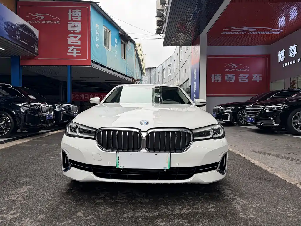 BMW 5 Series New Energy 2022 535Le Luxury Package купить на сайте DeffCars
