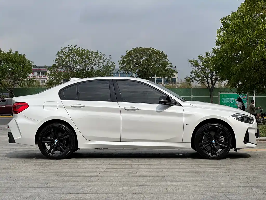BMW 1 Series 2021 125i M Sports Night Edition купить на сайте DeffCars