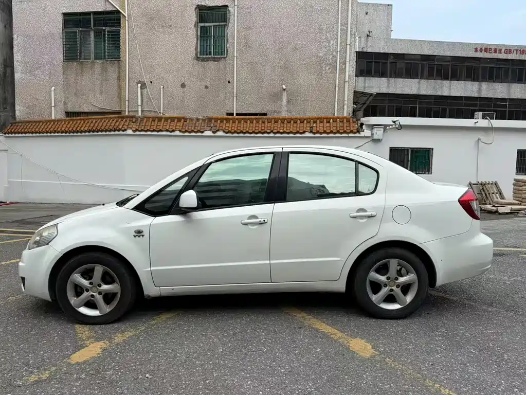 SX4 2006 Three-Car 1.6L Automatic Luxury Edition купить на сайте DeffCars