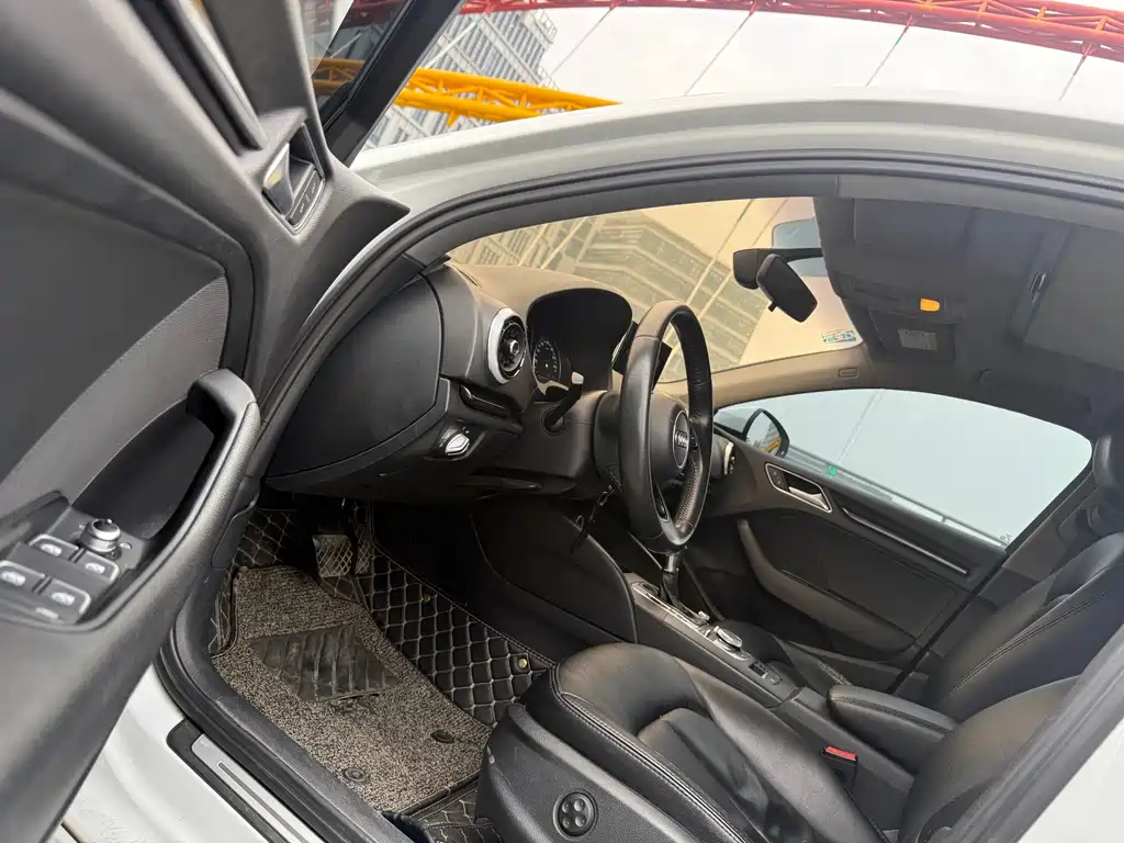 Audi A3 2018 30th Anniversary Limousine 35 TFSI Fashion купить на сайте DeffCars