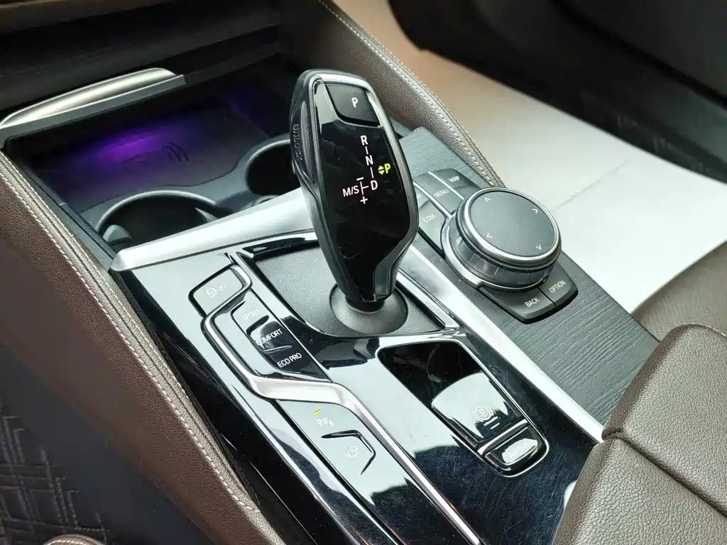 BMW 5 Series 2023 530Li Exclusive M Sports Package купить на сайте DeffCars