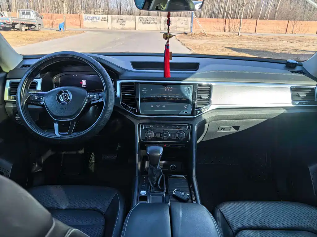 Touron 2020 facelift 330TSI two-wheel drive luxury version купить на сайте DeffCars