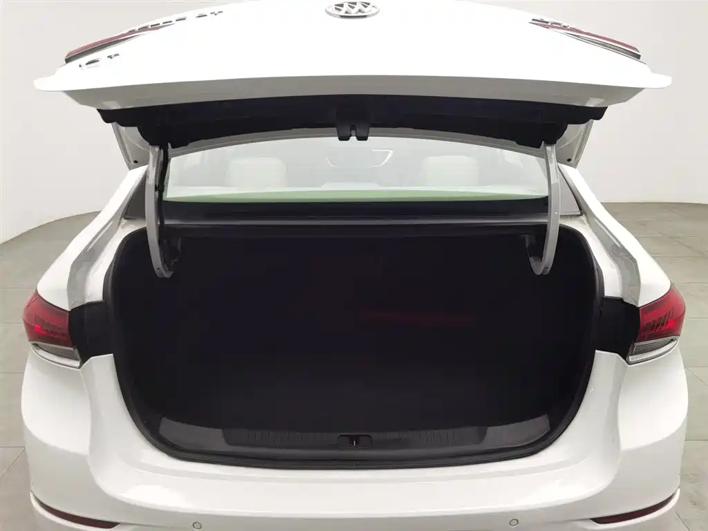 Yinglang 2019 15T Manual Elite National VI купить на сайте DeffCars
