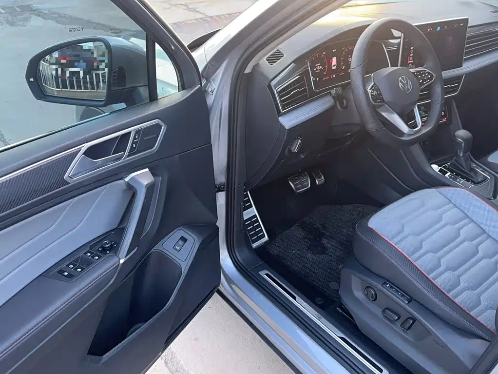 Tiguan L 2023 330TSI automatic two-wheel drive R-Line flagship version купить на сайте DeffCars