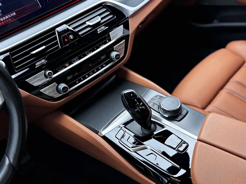 BMW 5 Series Imported 2022 Facelift 530i Fashion Edition M Sports Package купить на сайте DeffCars