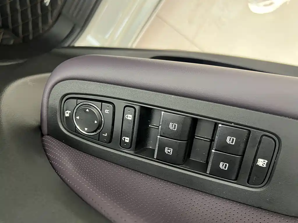Trumpchi M6 2025 MAX 270T WDCT Deluxe Edition купить на сайте DeffCars
