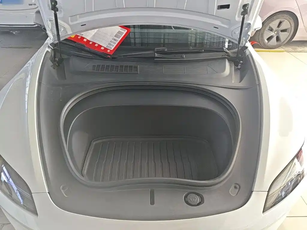 Model 3 2025 rear-wheel drive version купить на сайте DeffCars