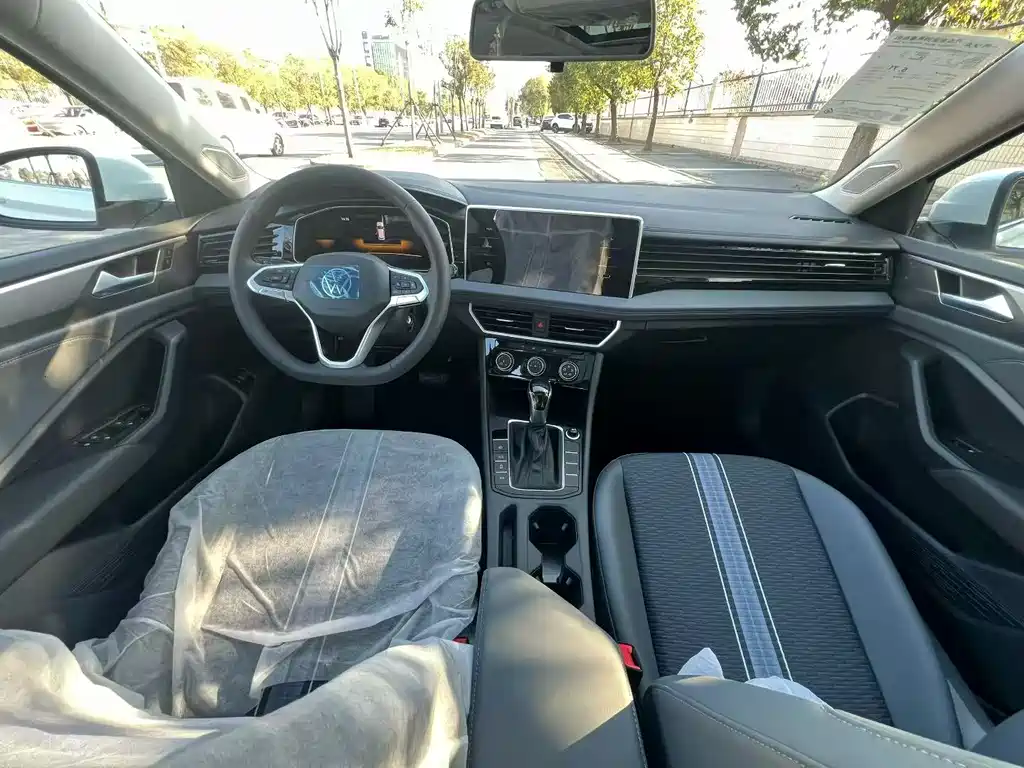 Sagitar 2025 200TSI DSG Flyover Edition купить на сайте DeffCars