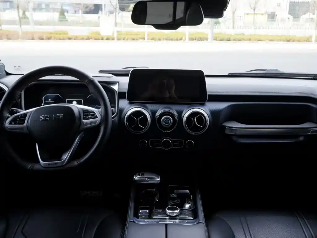 Beijing off-road BJ40 2020 2.0T automatic four-wheel drive city hunter version supreme type купить на сайте DeffCars