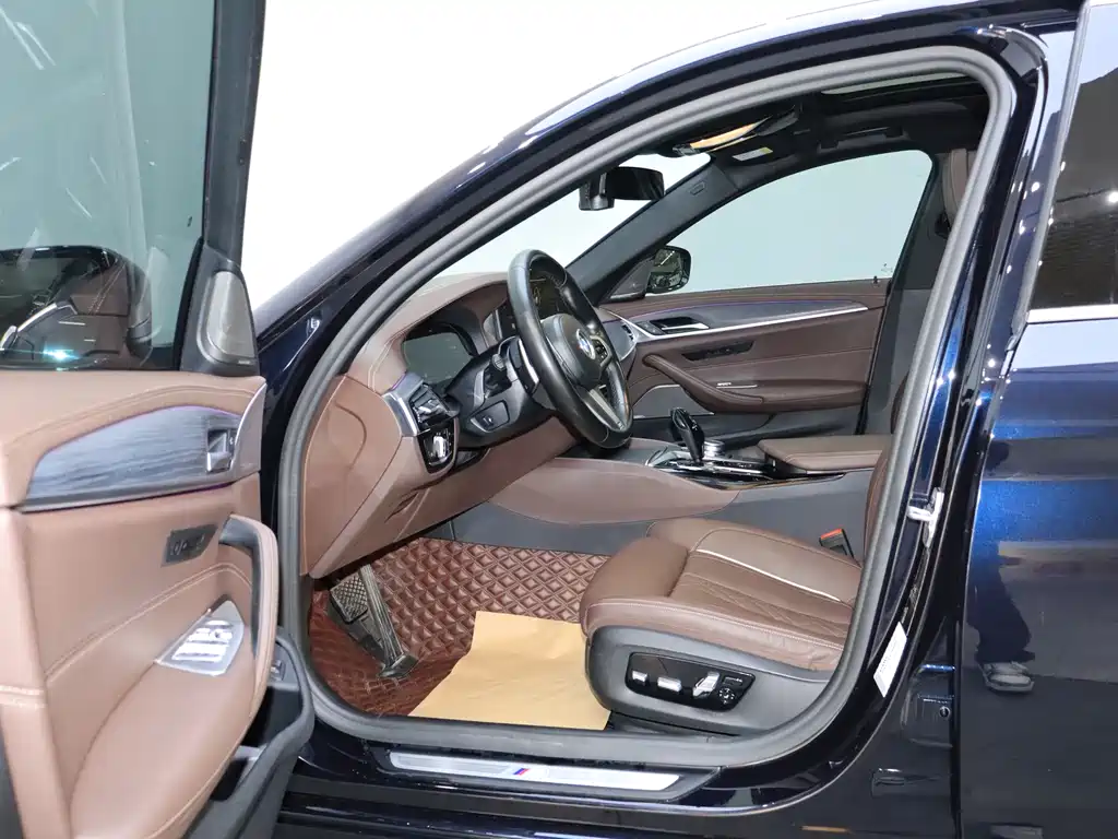 BMW 5 Series 2021 530Li Exclusive M Sports Package купить на сайте DeffCars