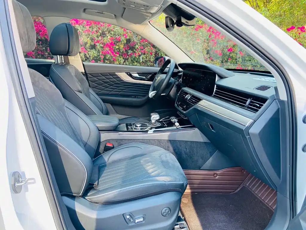 Hongqi HS5 2022 facelift 2.0T Zhilian Flagship Edition купить на сайте DeffCars
