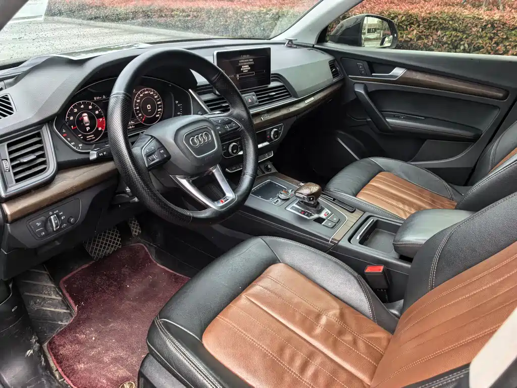 Audi Q5L 2020 40 TFSI enjoys fashionable style купить на сайте DeffCars