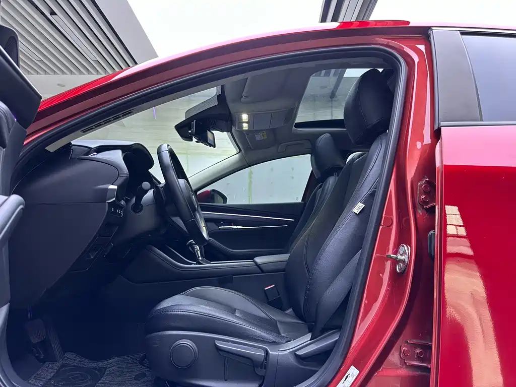 Mazda3 Angkesela 2021 2.0L Automatic Premium Edition купить на сайте DeffCars