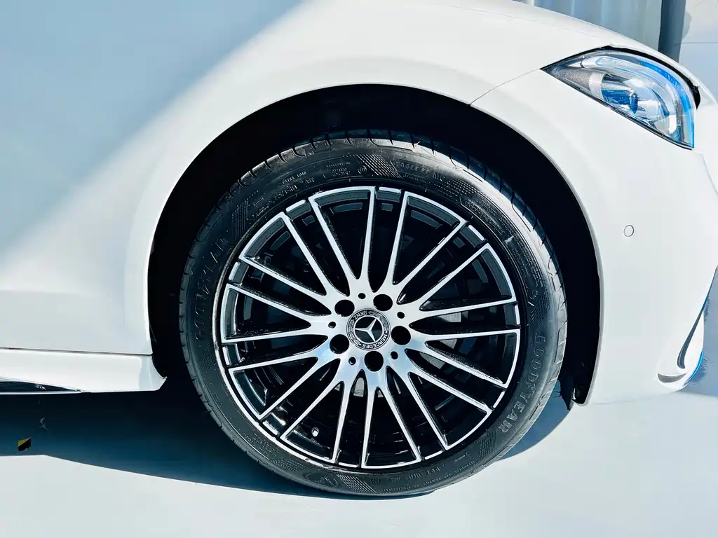 Mercedes-Benz C-Class 2025 facelift C 260 L sports version купить на сайте DeffCars