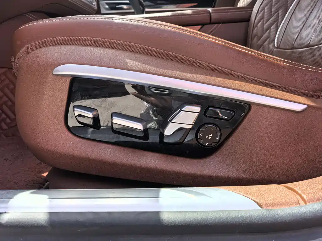 BMW 7 Series 2018 740Li xDrive Exclusive M Sports Package купить на сайте DeffCars