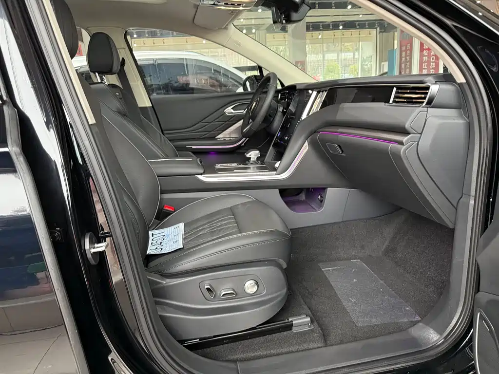 Hongqi HS7 PHEV 2024 2.0T PHEV four-wheel drive Qichang version 7 seats купить на сайте DeffCars