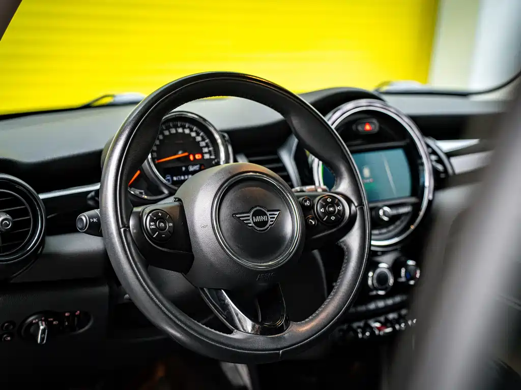 MINI 2018 1.5T COOPER Classic купить на сайте DeffCars