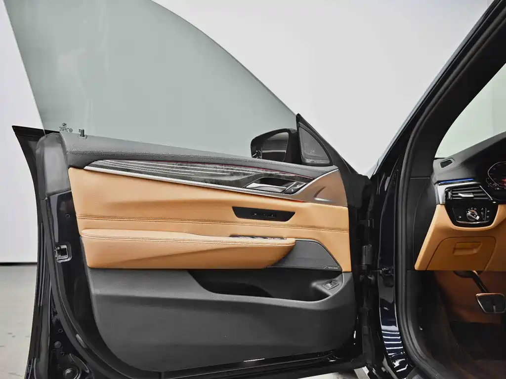 BMW 6 Series GT 2022 630i M Sports Package купить на сайте DeffCars