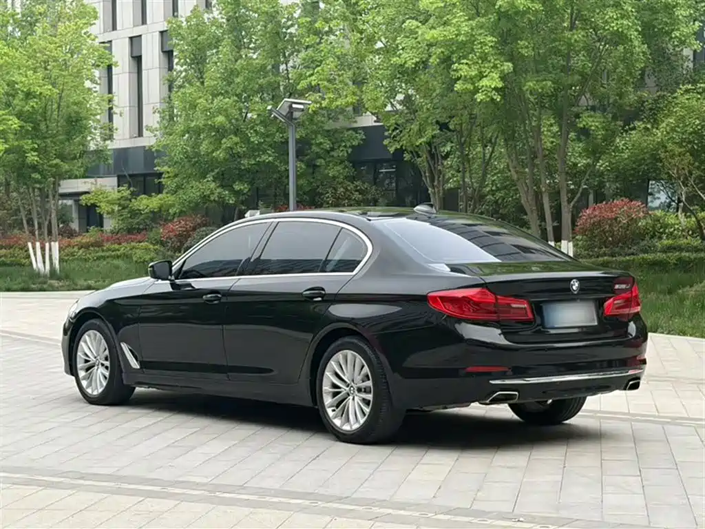 BMW 5 Series 2018 525Li Luxury Package купить на сайте DeffCars