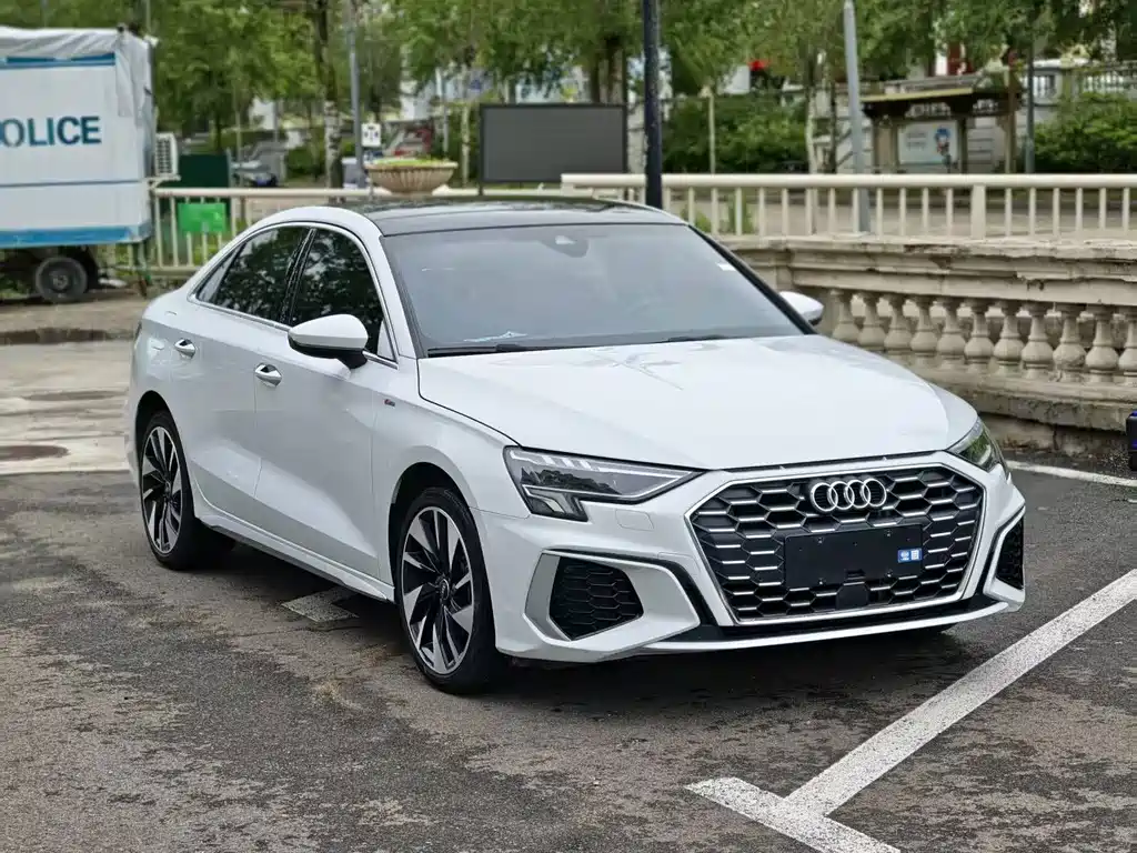 Audi A3 2023 A3L Limousine 35 TFSI Fashionable and Sporty купить на сайте DeffCars