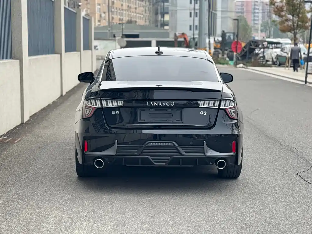 Lynk & Co 03 2022 1.5TD DCT Pro купить на сайте DeffCars