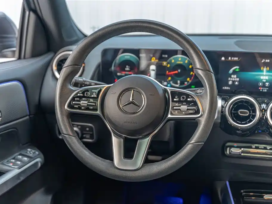 Mercedes-Benz GLB 2022 facelift version 2 GLB 200 fashion model купить на сайте DeffCars