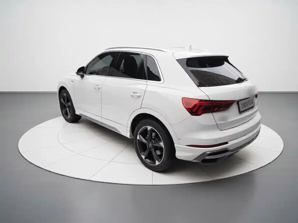 Audi Q3 2022 35 TFSI Fashionable and Dynamic купить на сайте DeffCars