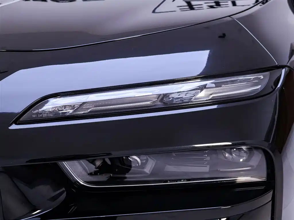 BMW 7 Series 2023 740Li Leading M Sports Package купить на сайте DeffCars