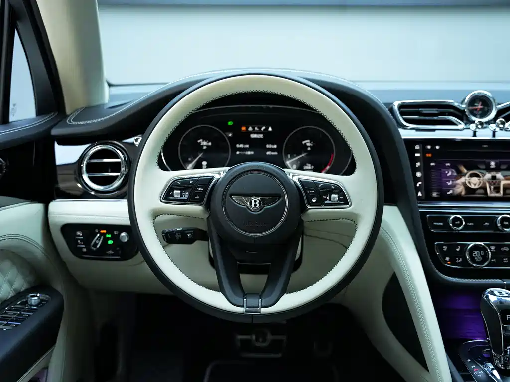 Bentayga 2024 4.0T V8 купить на сайте DeffCars