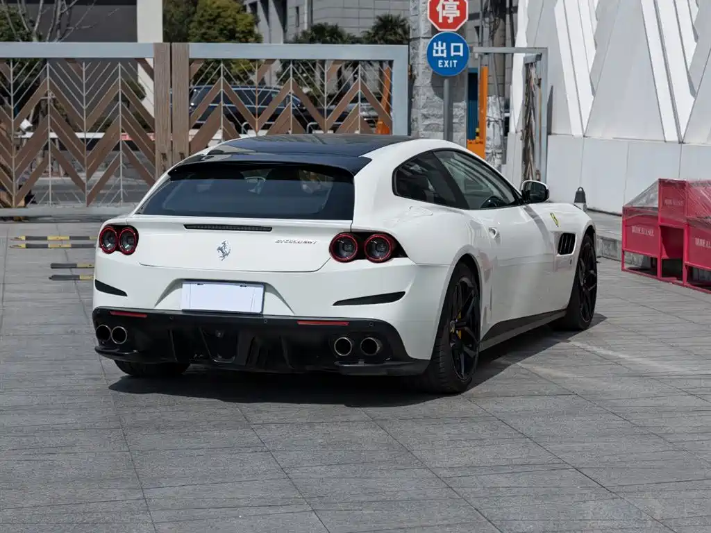 GTC4Lusso 2017 3.9T V8 купить на сайте DeffCars