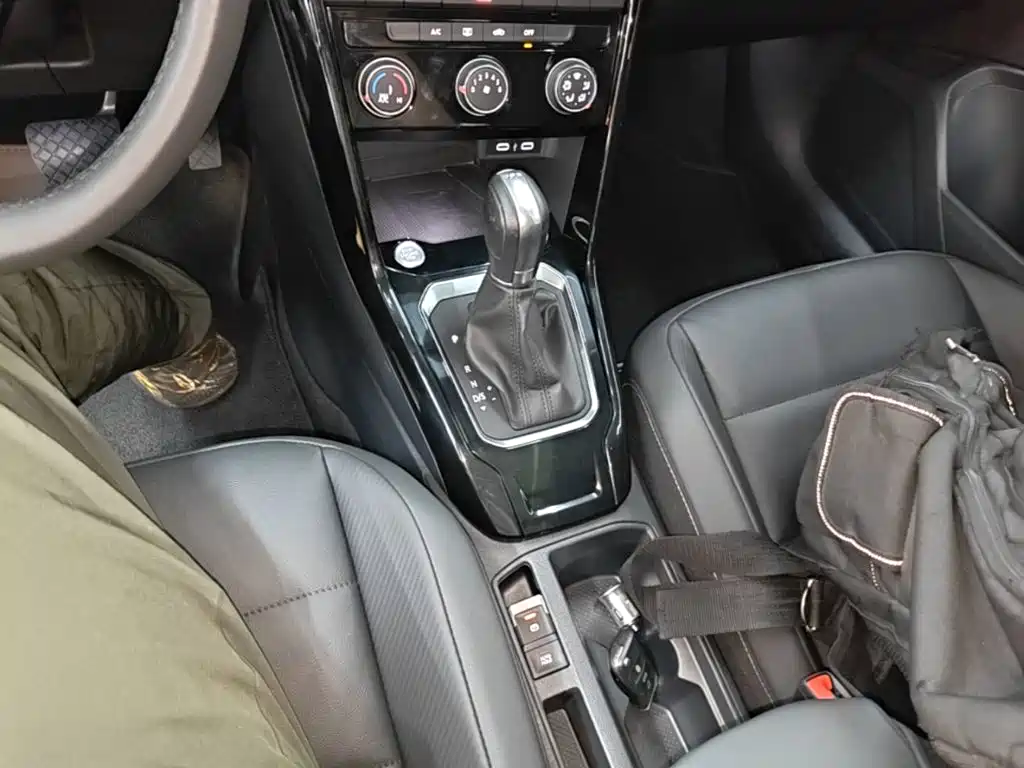 T-ROC 2021 model 280TSI DSG two-wheel drive Comfort Smart Connected Edition купить на сайте DeffCars