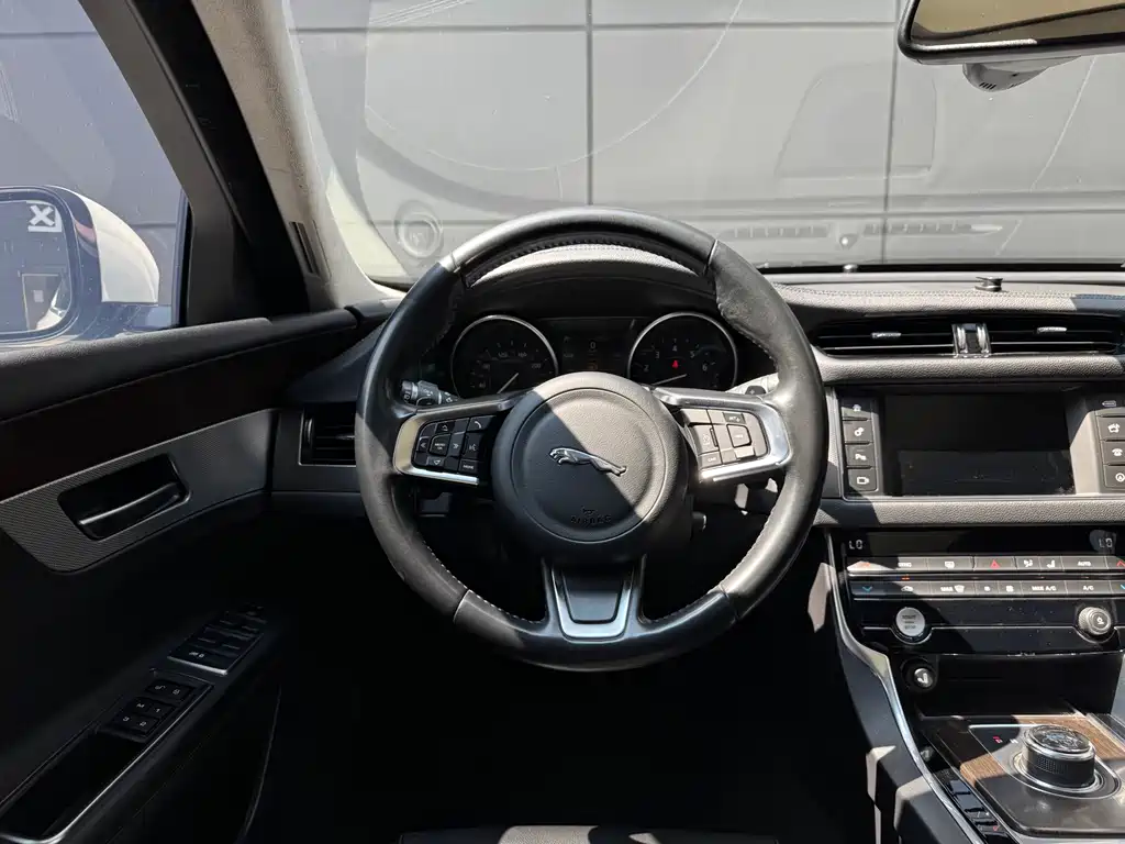Jaguar XFL 2018 XFL 2.0T 200PS Elite Edition купить на сайте DeffCars