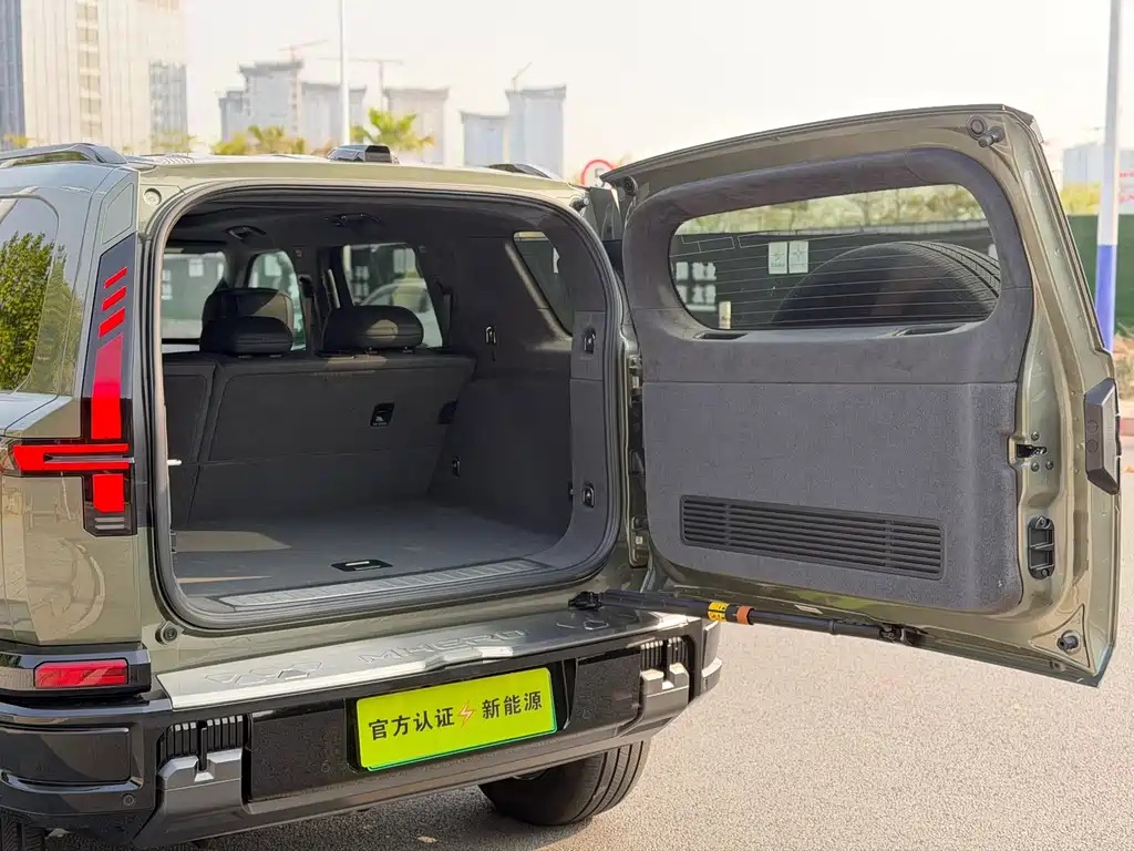 Warrior M817 2025 Pro купить на сайте DeffCars