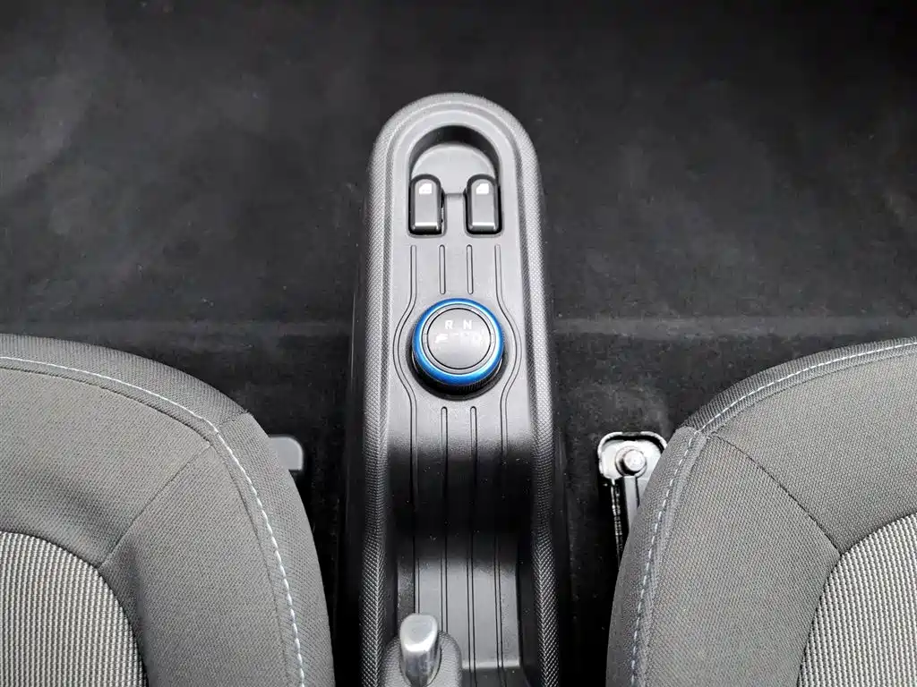 Hongguang MINIEV 2020 Free Model Lithium Iron Phosphate купить на сайте DeffCars