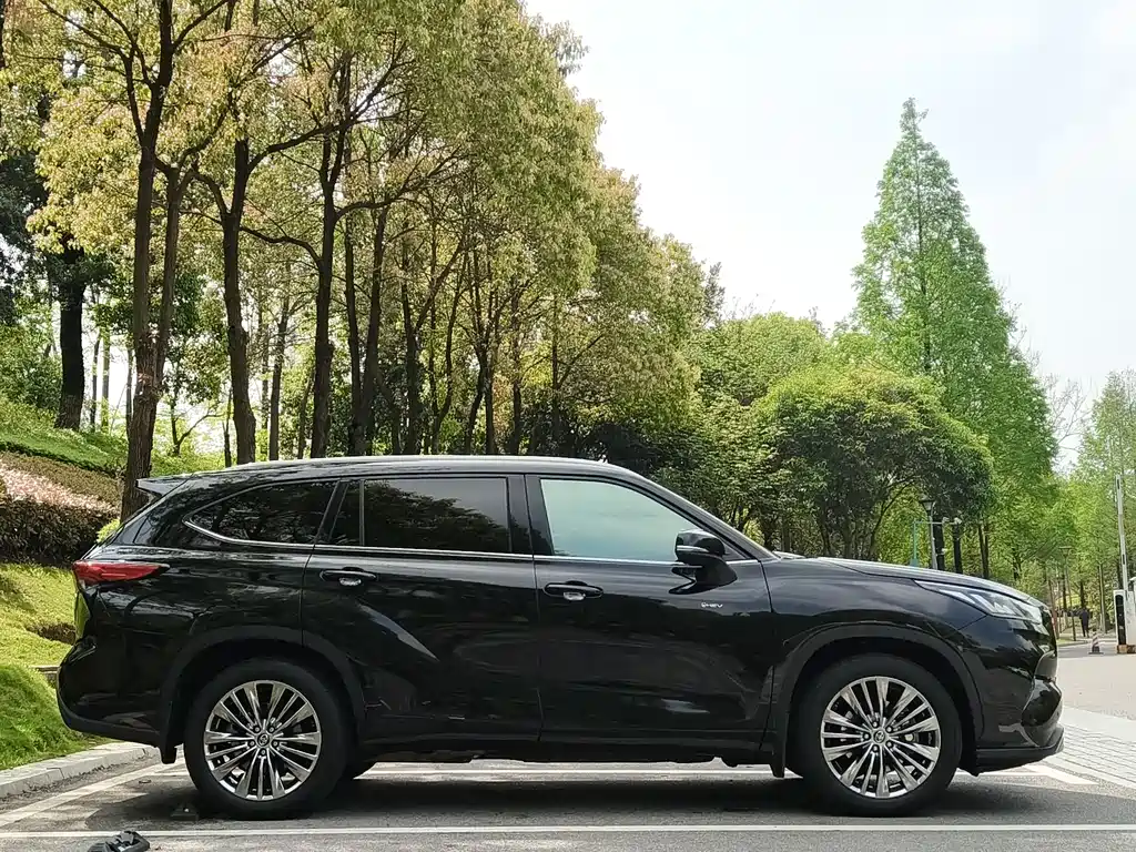 Highlander 2024 2.5L intelligent electric hybrid dual-engine four-wheel drive premium version 7 seats купить на сайте DeffCars